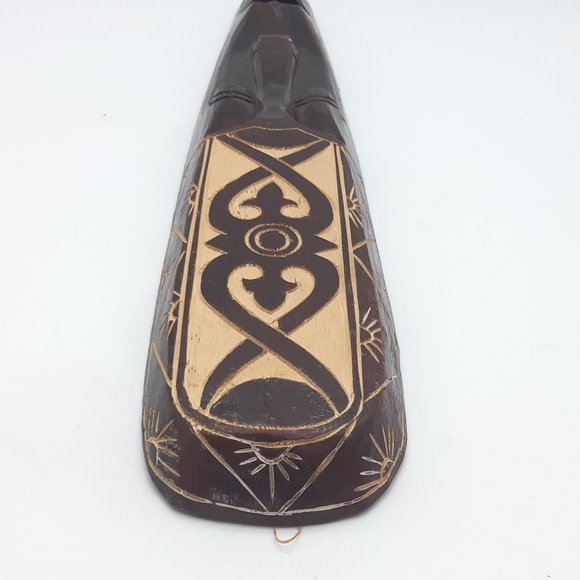 Indonesian Wall Mask With Carving - Picture 5 of 11